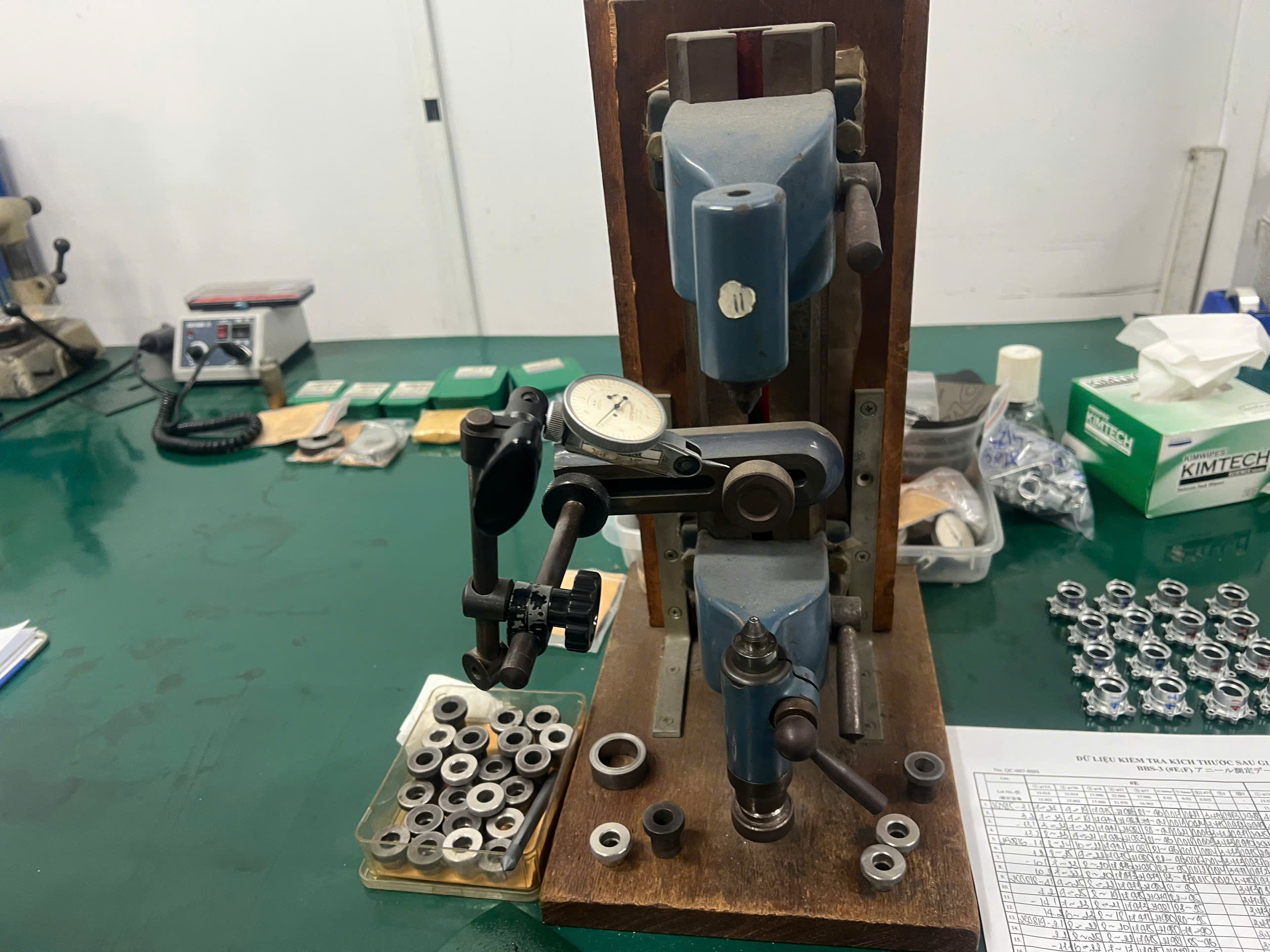 Gauging Fixture
